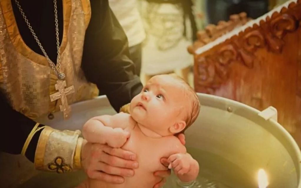 Испортите детям всю жизнь: каких людей нельзя брать в крестные