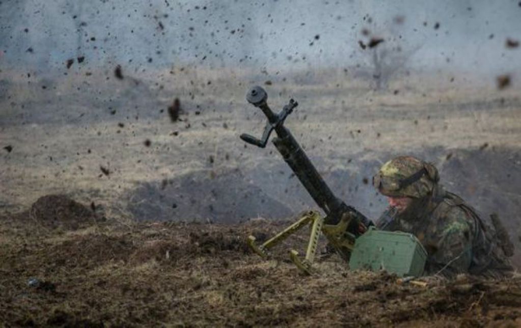 Обострение на Донбассе: Боевики 17 раз обстреливали позиции ООС