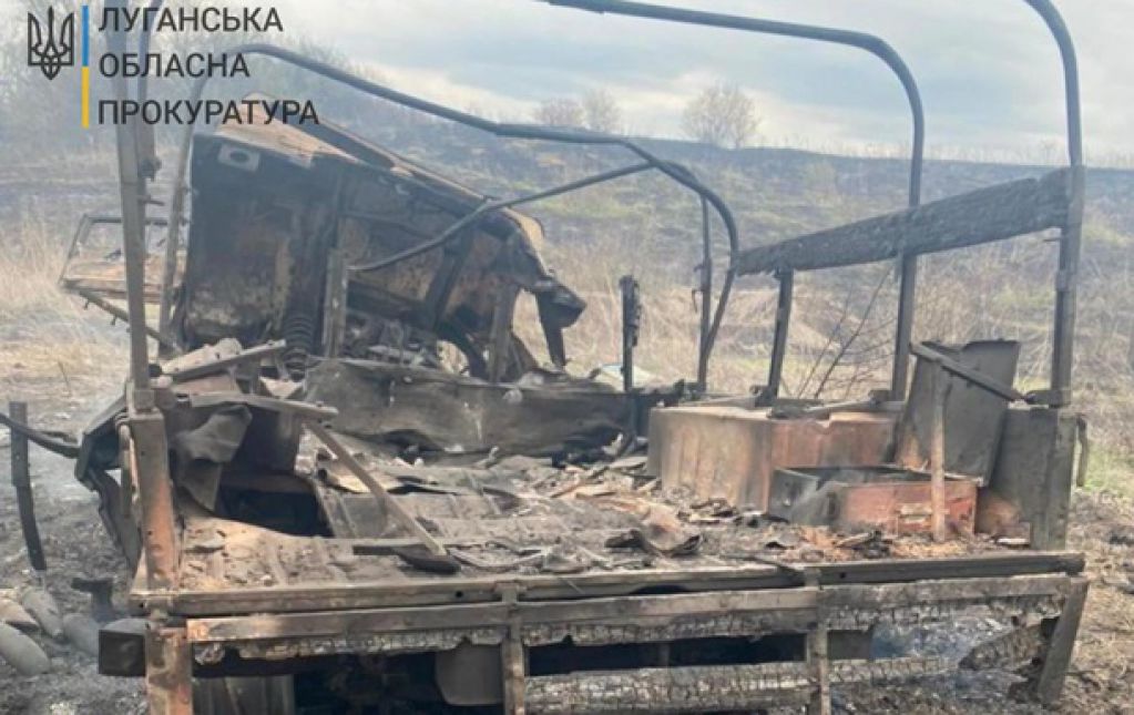 В штабе ООС показали фото подорванной машины ВСУ на Луганщине