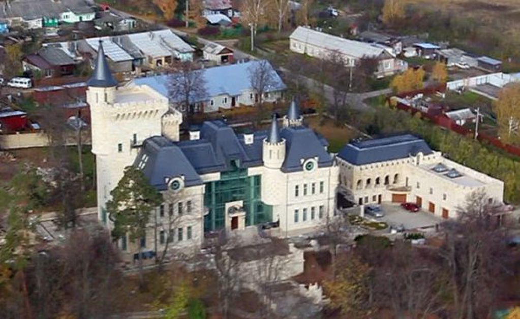 Все село взъелось на Аллу Пугачеву и Максима Галкина