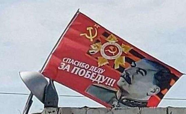 В Днепре вывесили огромный флаг со Сталиным: "Весеннее обострение". ФОТО