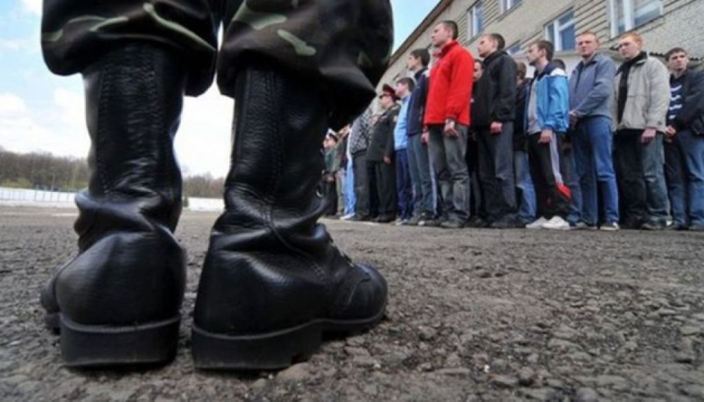 Російські окупанти судитимуть трьох кримчан за відмову служити в армії РФ