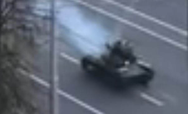 В России танк загорелся на репетиции парада Победы. ВИДЕО