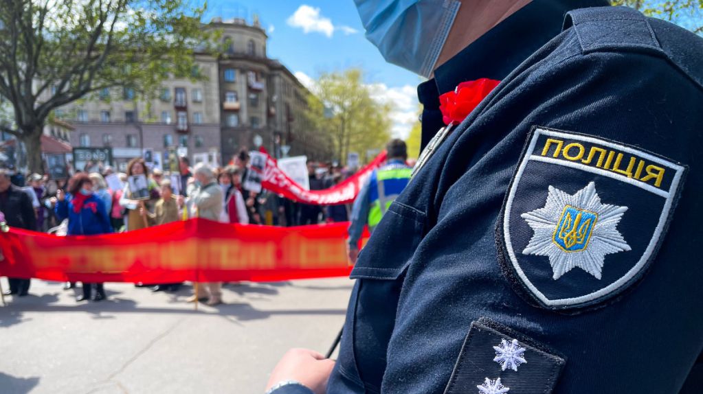 Под Николаевом полиция и митингующие подрались из-за флага