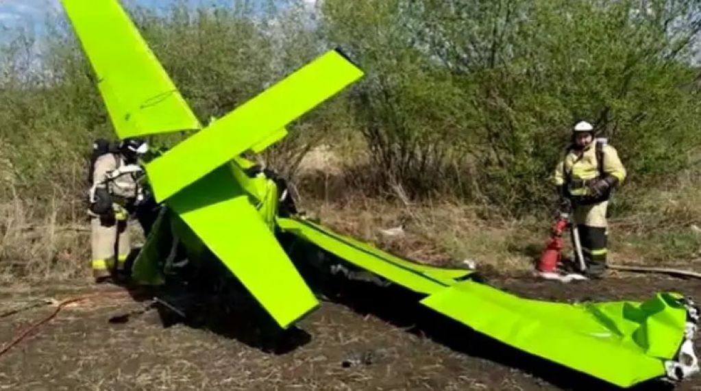 В России парочка разбилась насмерть, угнав самолет. ВИДЕО