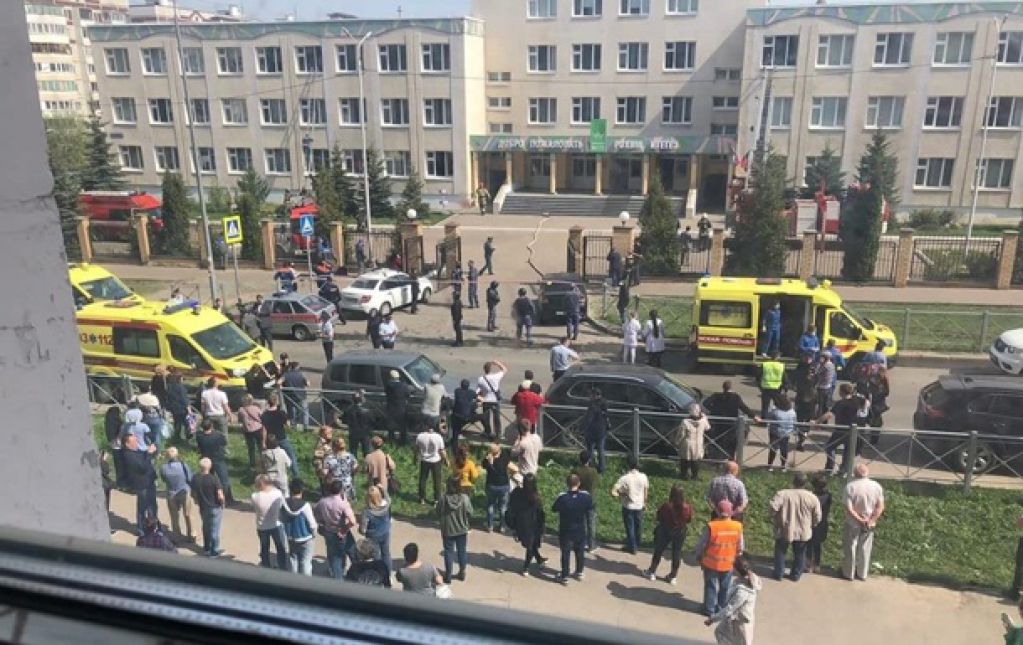 Теракт в Казани: двое мужчин расстреляли детей в школе