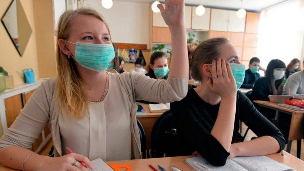 В Украине решили продлить учебный год: опубликован список городов