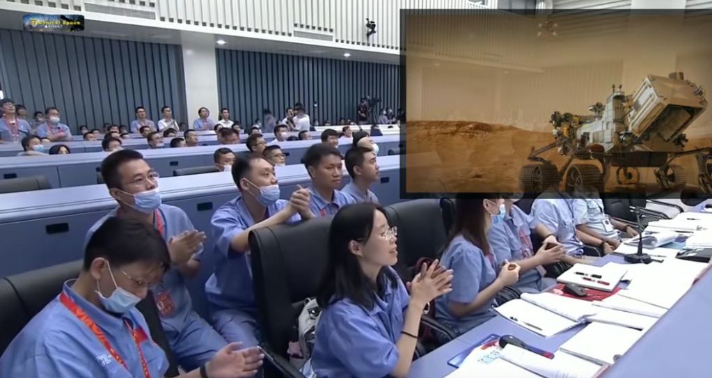 Китайцы высадили на Марс первый марсоход. ВИДЕО
