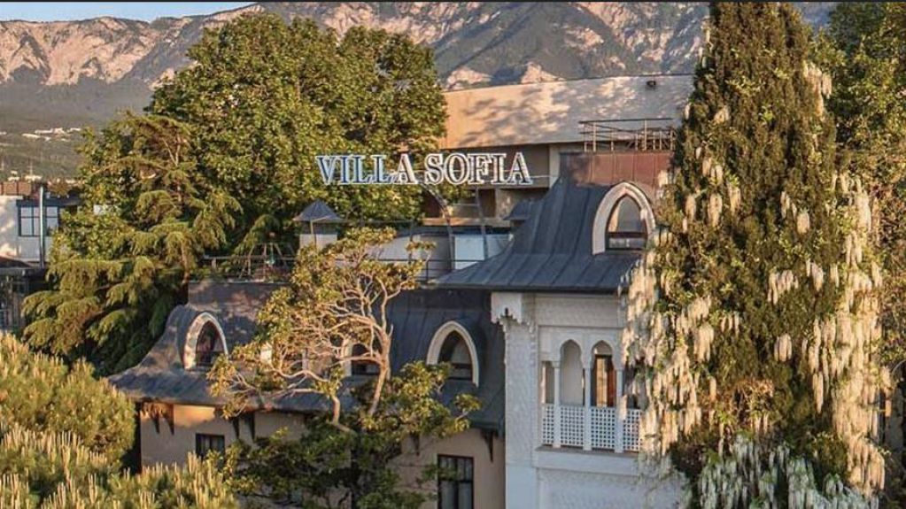 Ротару продает свою VIP-гостиницу в аннексированном Крыму за € 23 млн. ФОТО