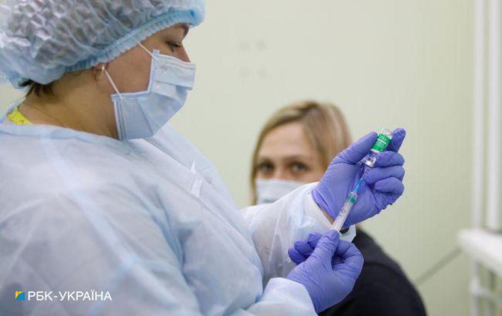 За сутки вакцинировали еще почти 18 тысяч украинцев