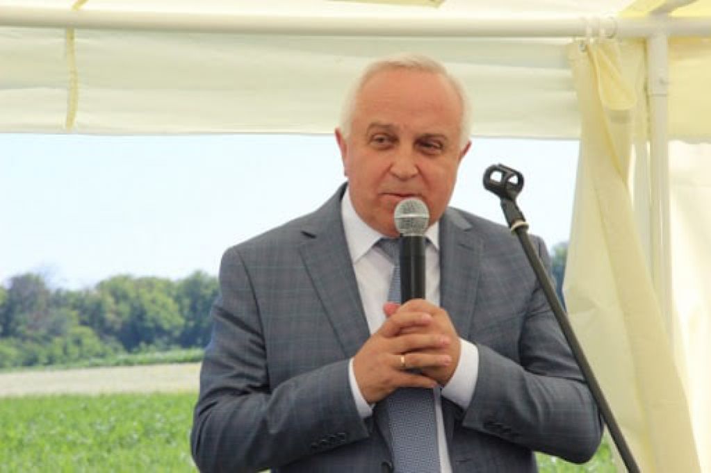 Тайны академика Гадзало или Кто разворовует земли НААНУ?