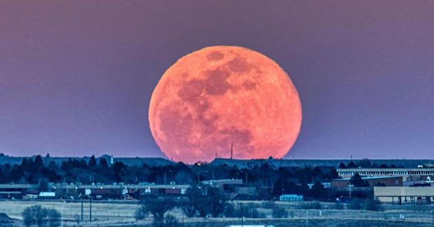 Самая опасная ночь весны: как пережить лунное затмение