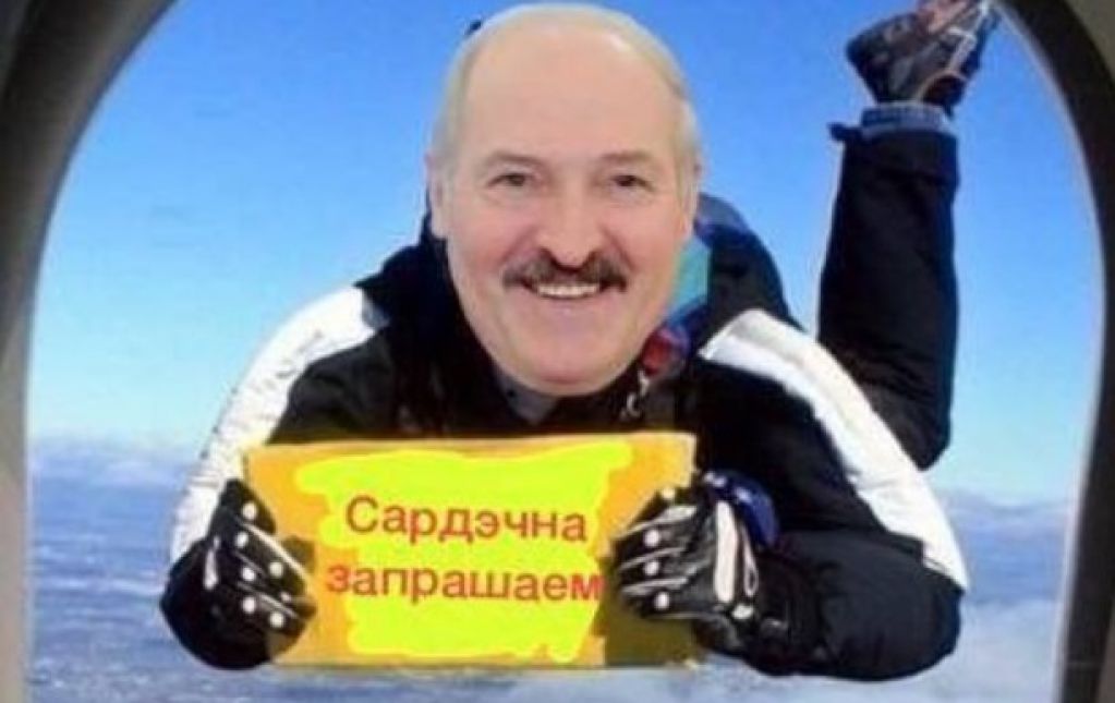 Сети «взорвали» мемы на посадку самолета в Минске