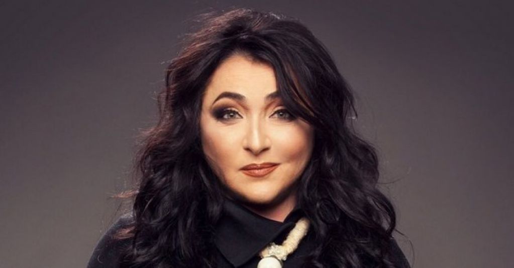 «Прошу считать меня иконой ЛГБТ»: Лолита позировала в откровенном купальнике. ФОТО