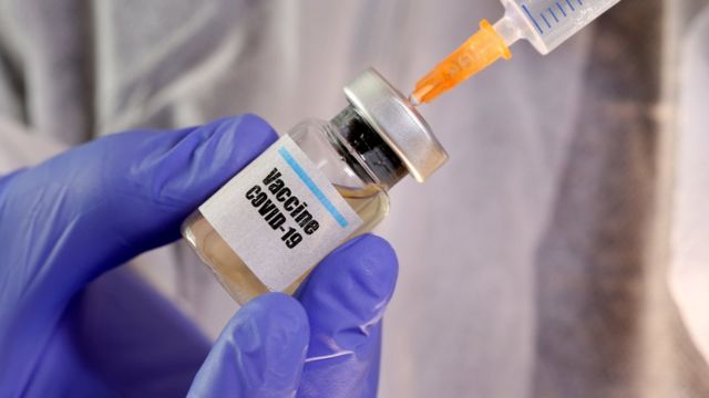 После прививки человек не сразу становится защищенным от коронавируса: в МОЗ назвали сроки
