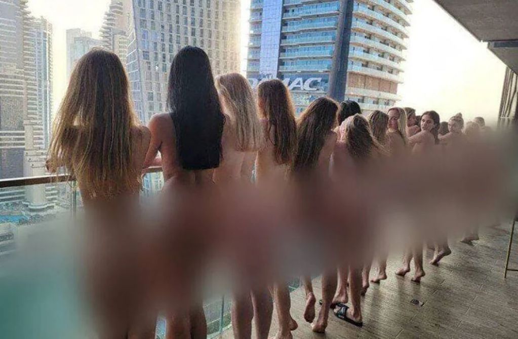 "Голую" ФОТОсессию в Дубае выставили на аукцион 