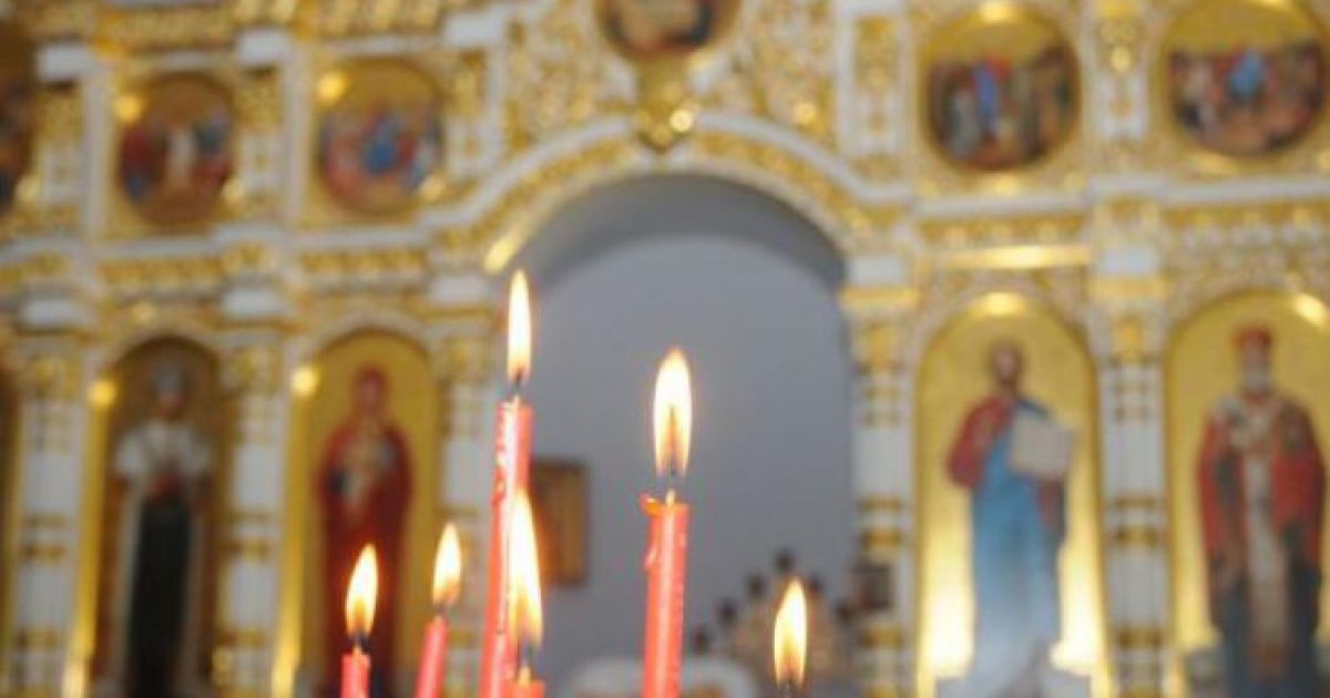 свечи в церкви