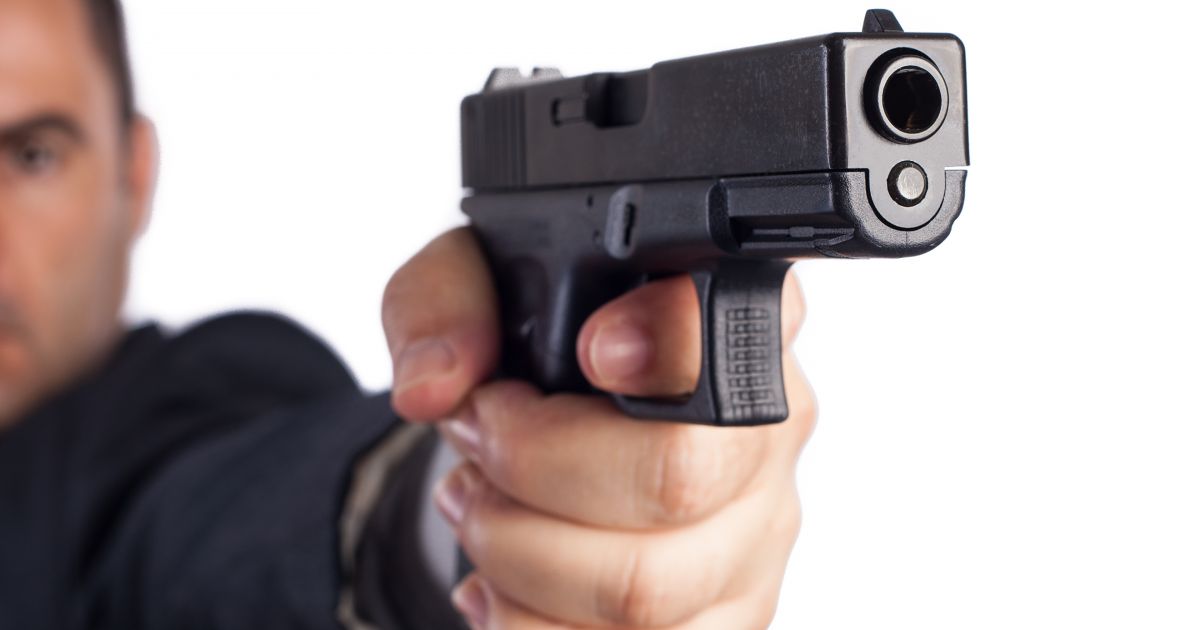 Пистолет в руке
