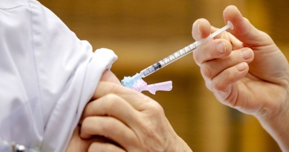 Стало известно, сколько вакцинировано жителей Европы
