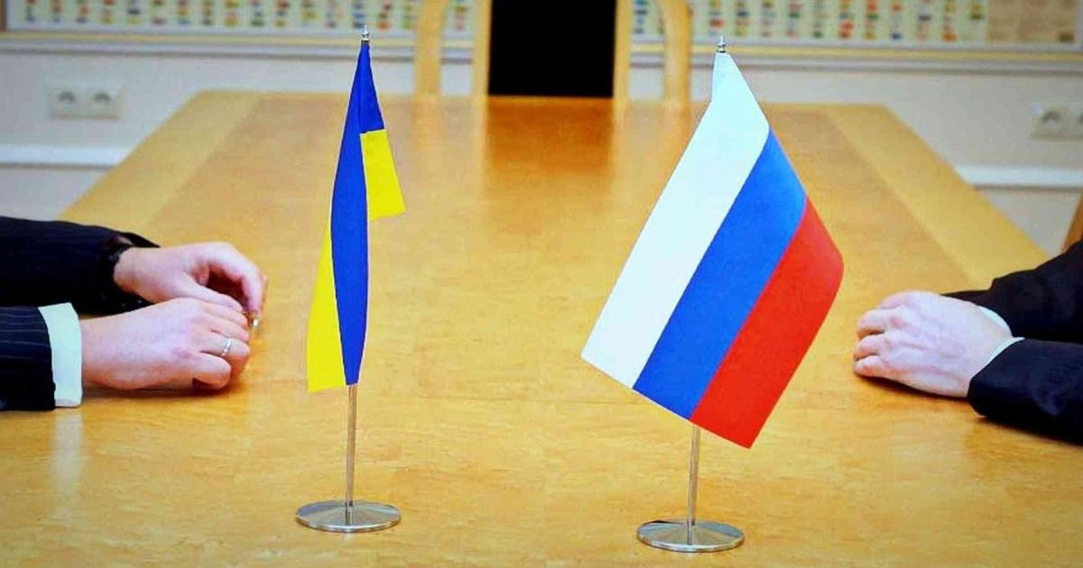 Флаги Украины и России