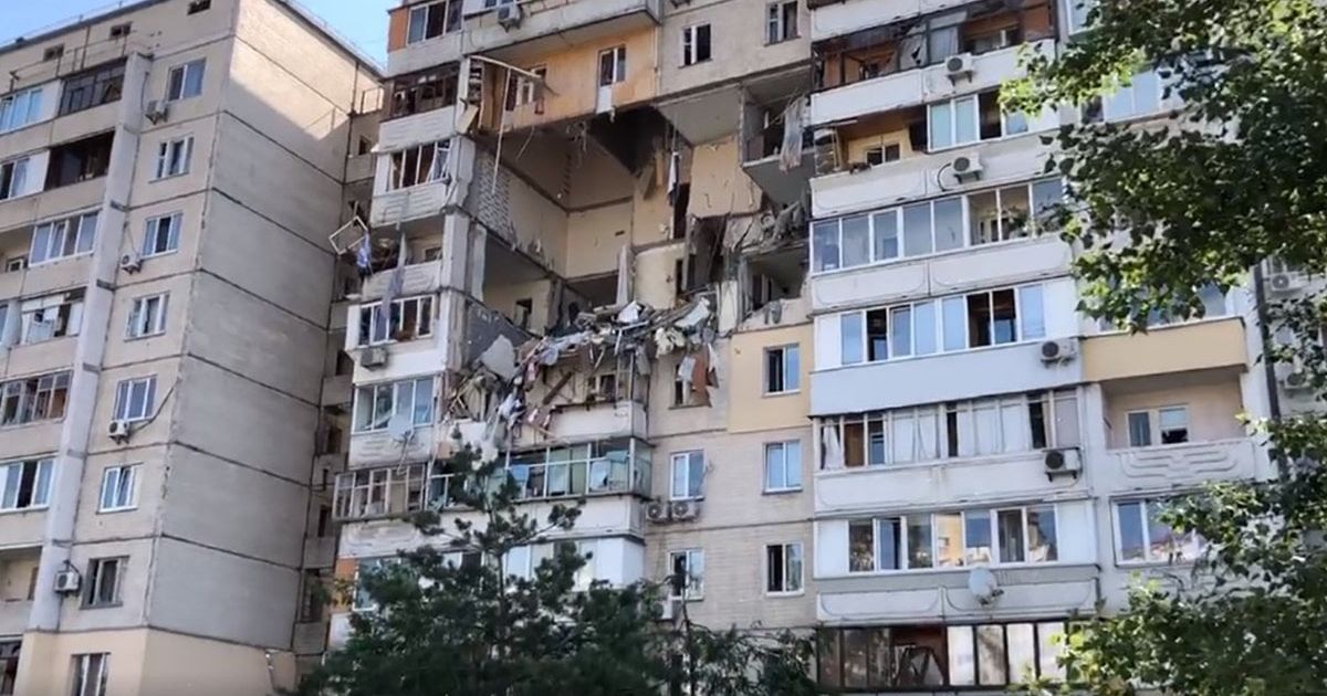 Дом на Позняках после взрыва