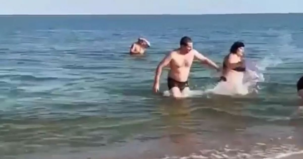 драка в море