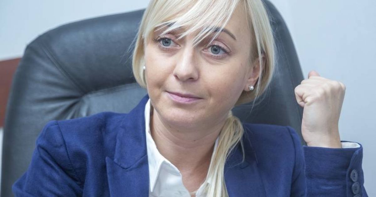Александра Устинова