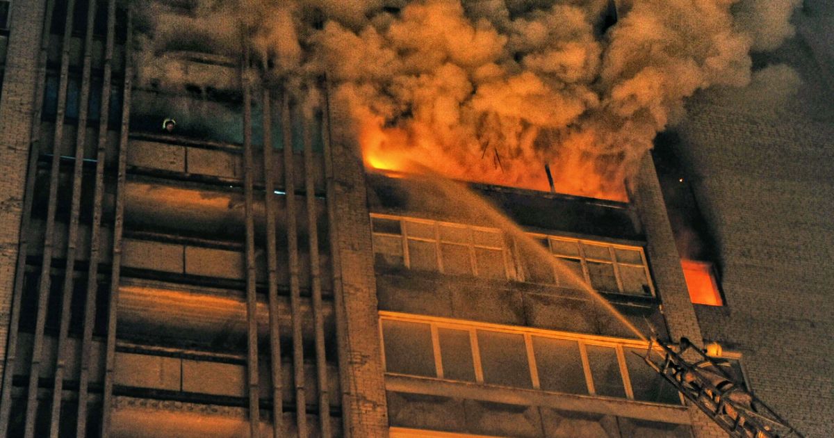Пожар в многоэтажке