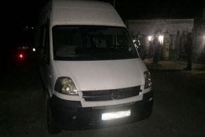 отец на микроавтобусе задавил дочь