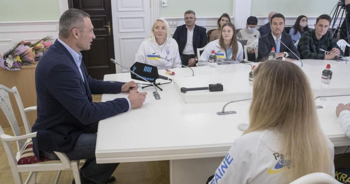 Виталий Кличко и паралимпийцы