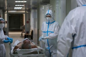 Медики и пациент