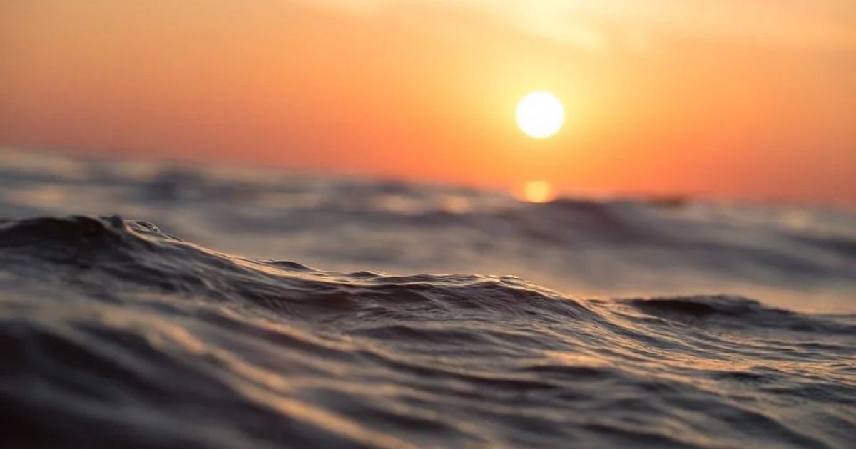 море