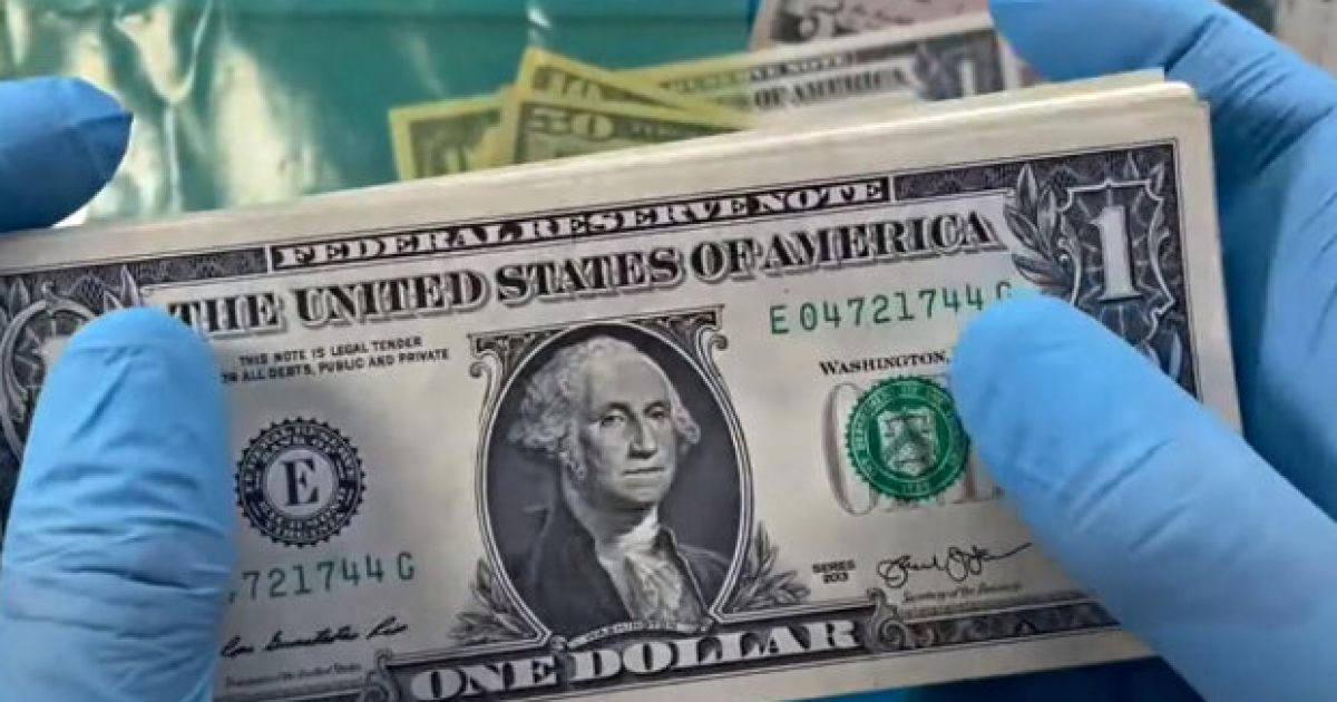 Доллары США