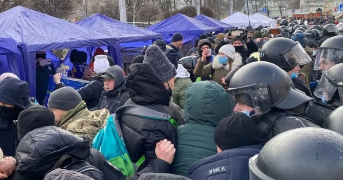 под судом