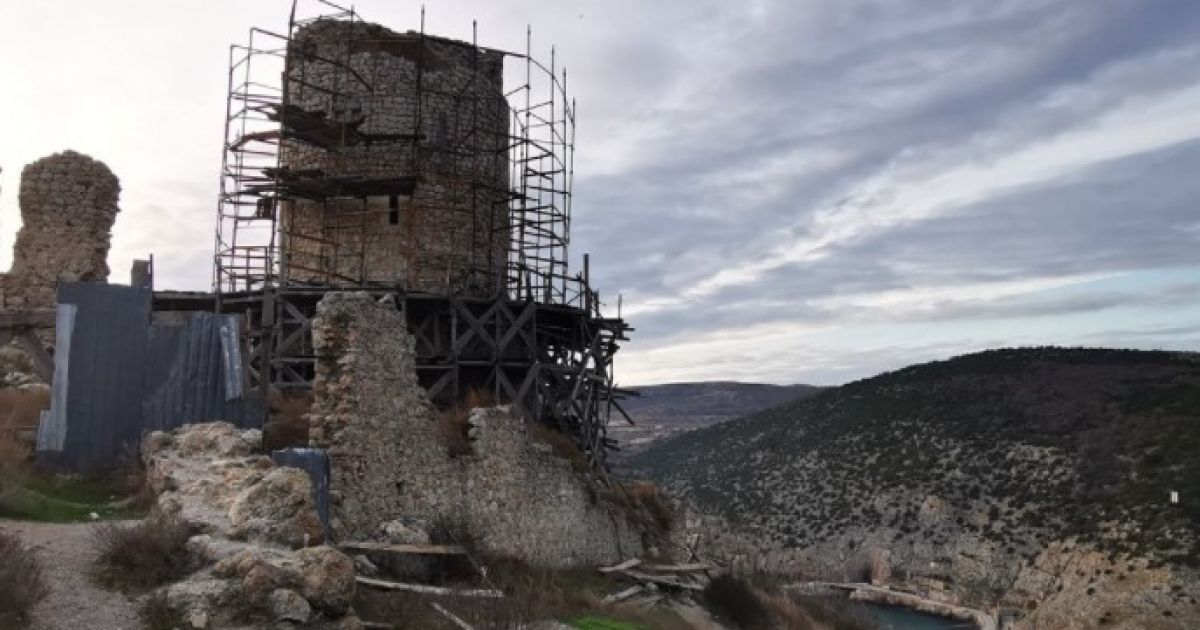  крепость Чембало в Балаклаве