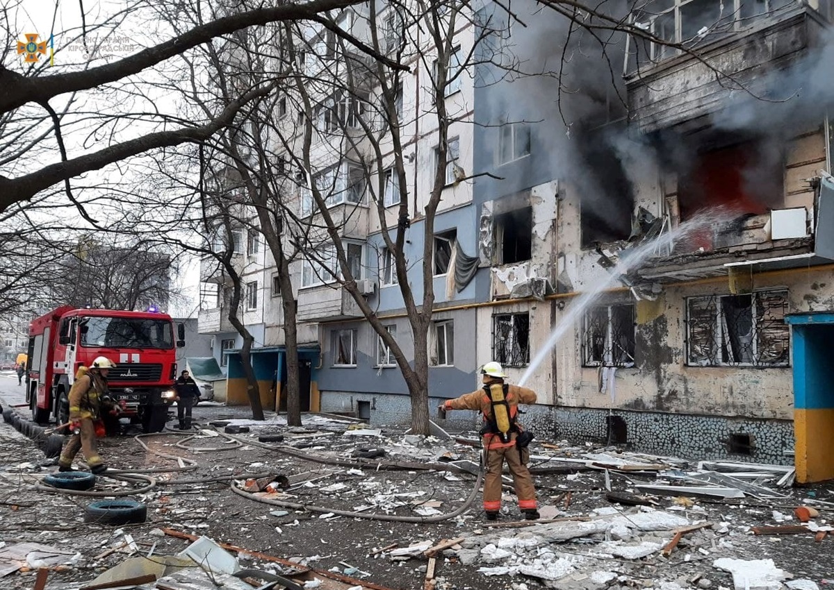 Спасатели на месте взрыва