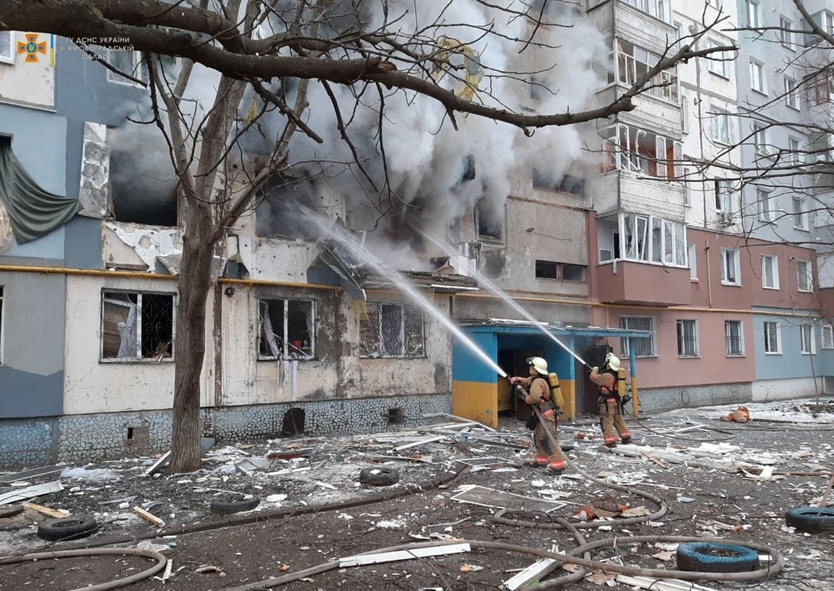 Спасатели на месте взрыва