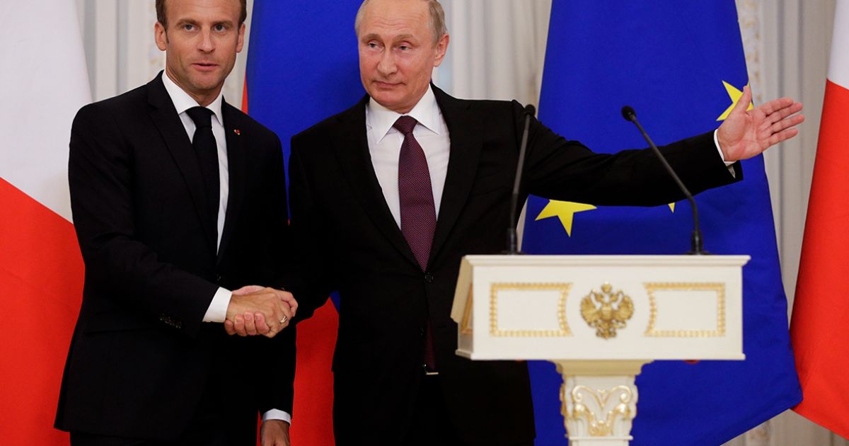 Макрон и Путин