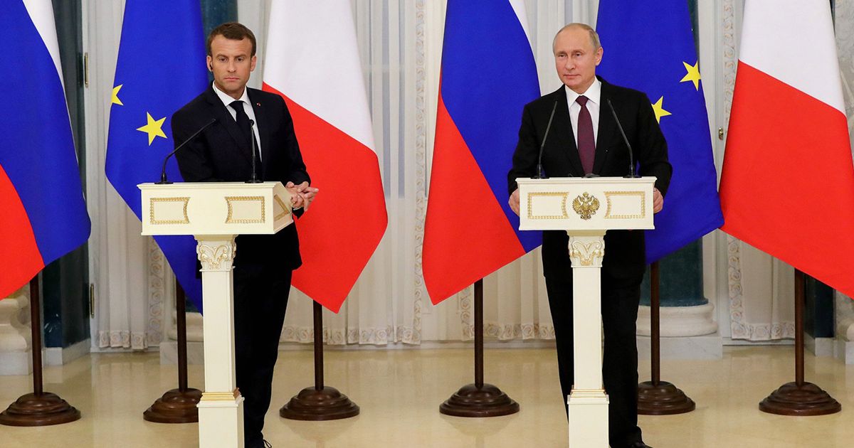 Эммануэль Макрон и Владимир Путин