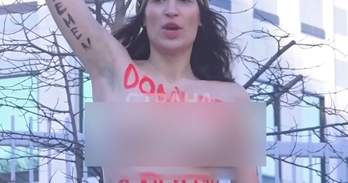 Акция Femen