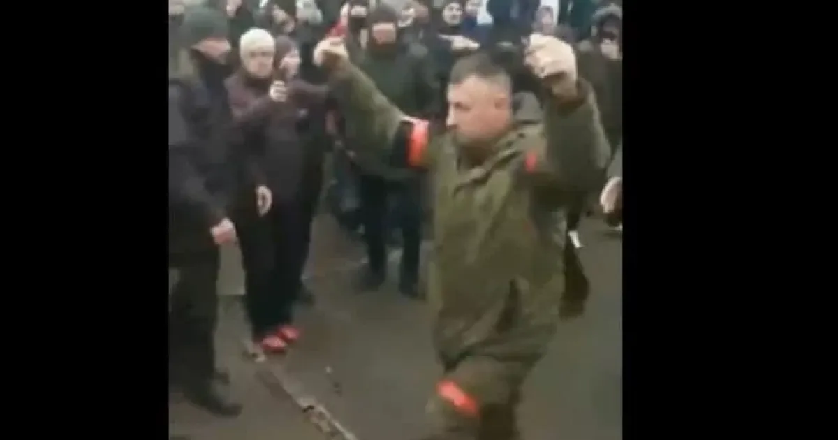 Коридор позора