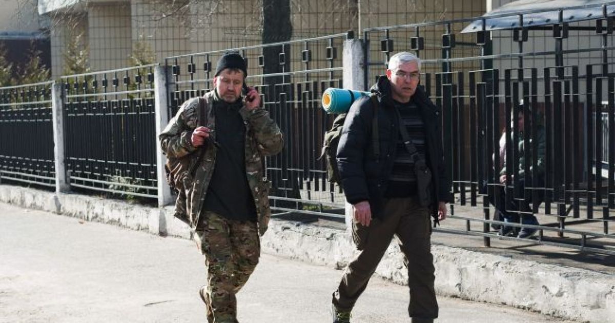 В Украину возвращаются мужчины