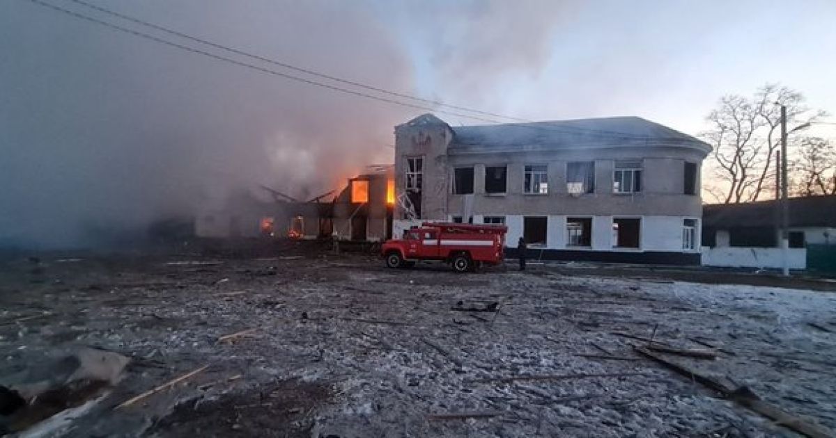 В Харьковской области загорелась школа