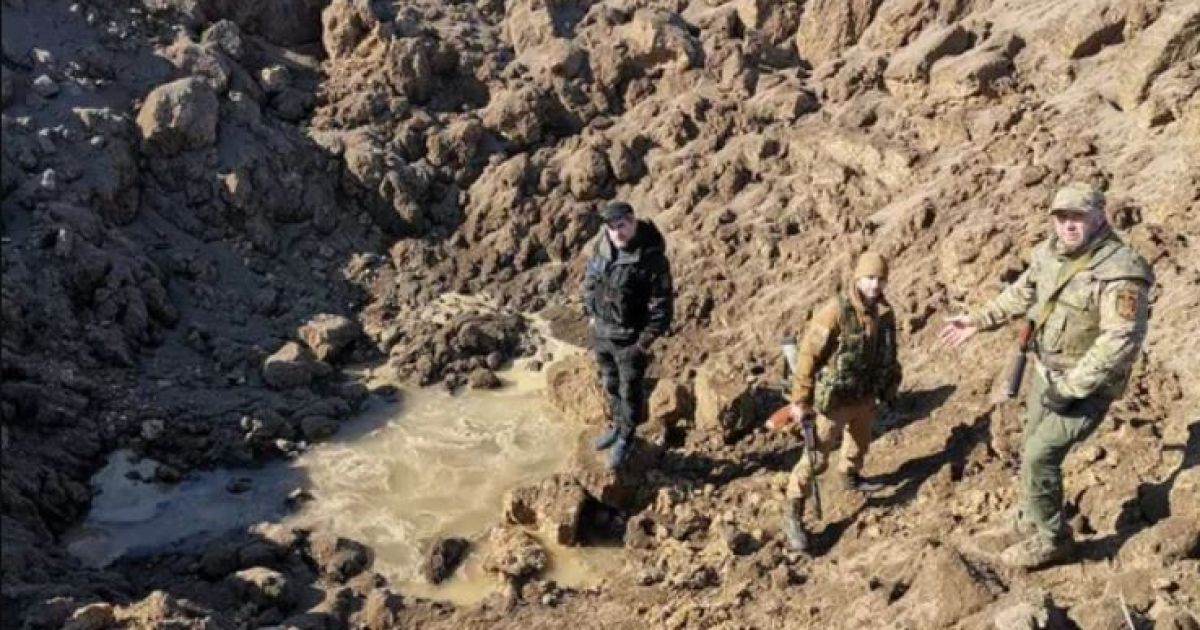 воронка от российского снаряда, с. Требухов