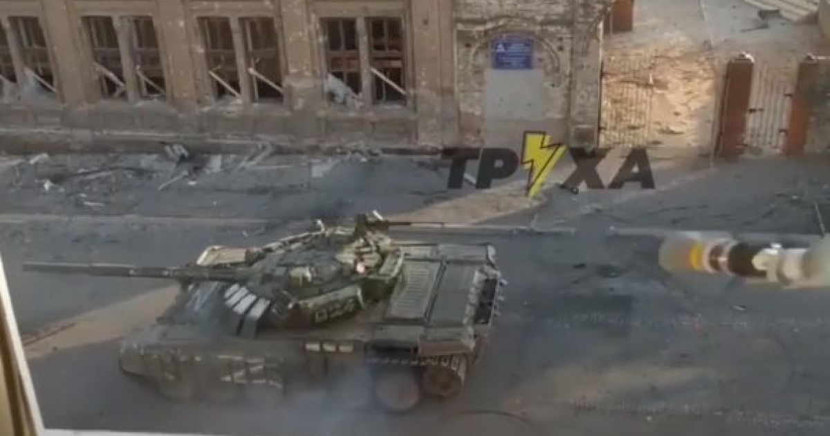 Танк в Мариуполе