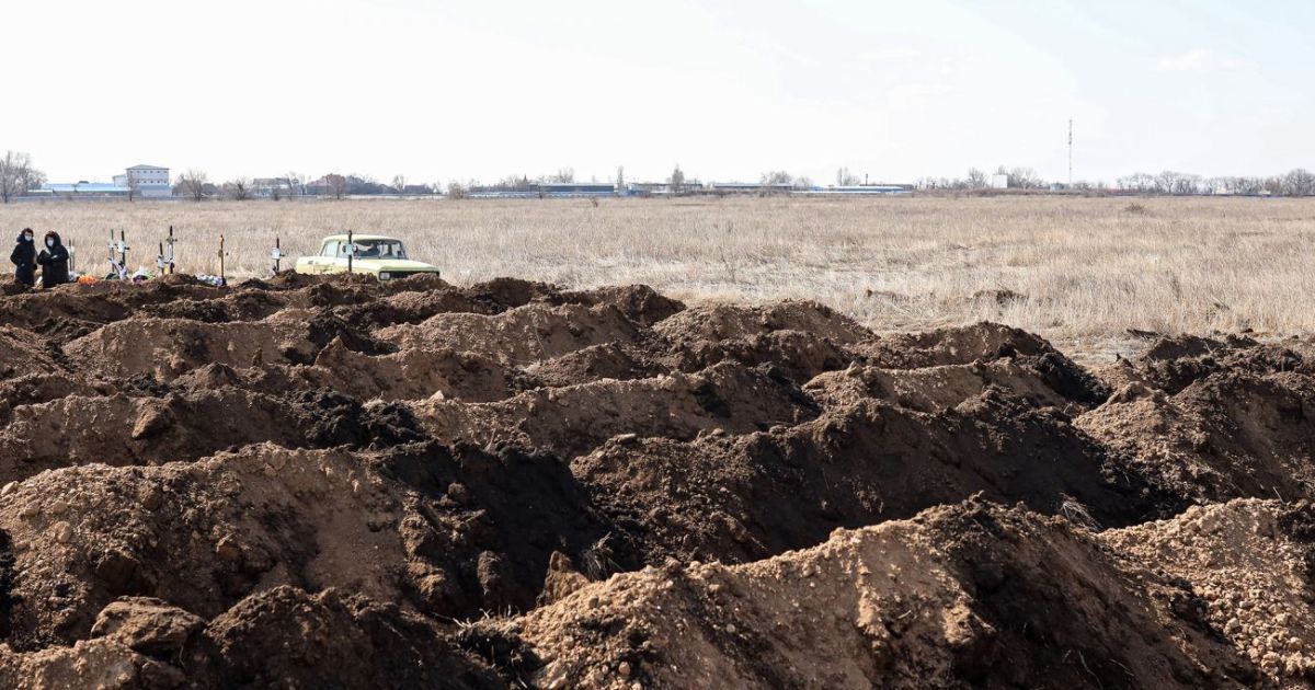 Братская могила под Мариуполем