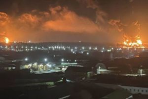 горит нефтебаза в Брянске
