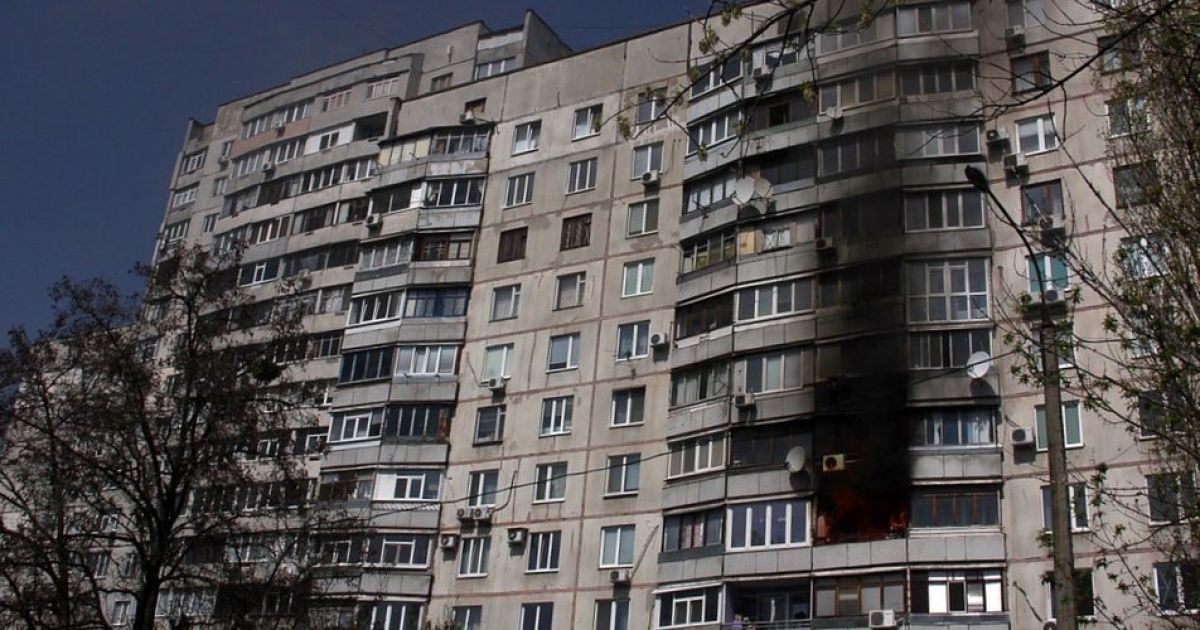 В Харькове загорелся дом