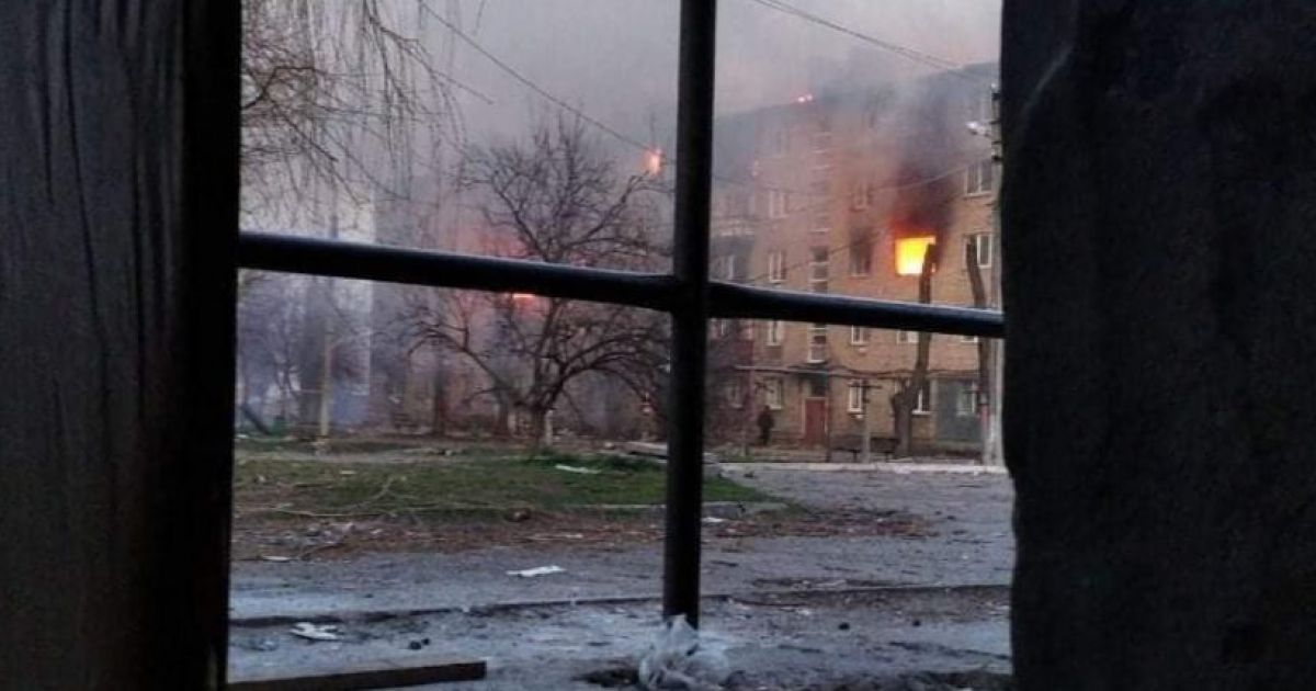 Обстрел школы в Луганской области