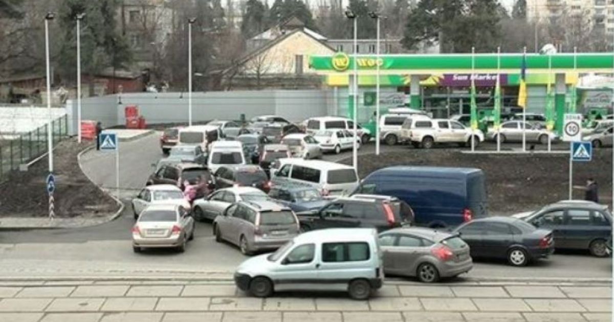 АЗС, очередь